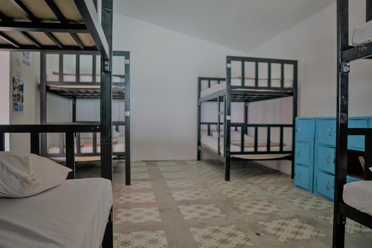 Blanco Beach Bar Hostel 피피섬 외부 사진